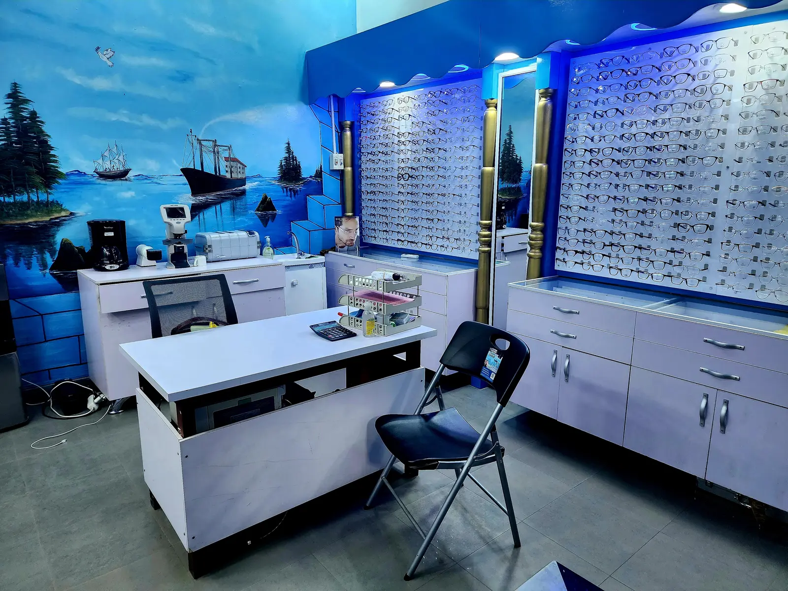 The Acha Glass Shop